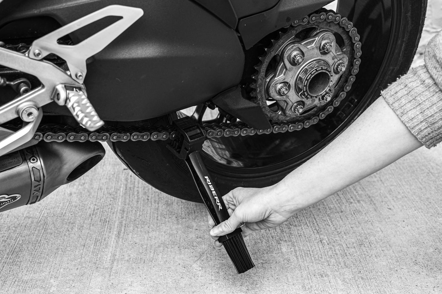 RIDERR CHAIN BRUSH BLACK