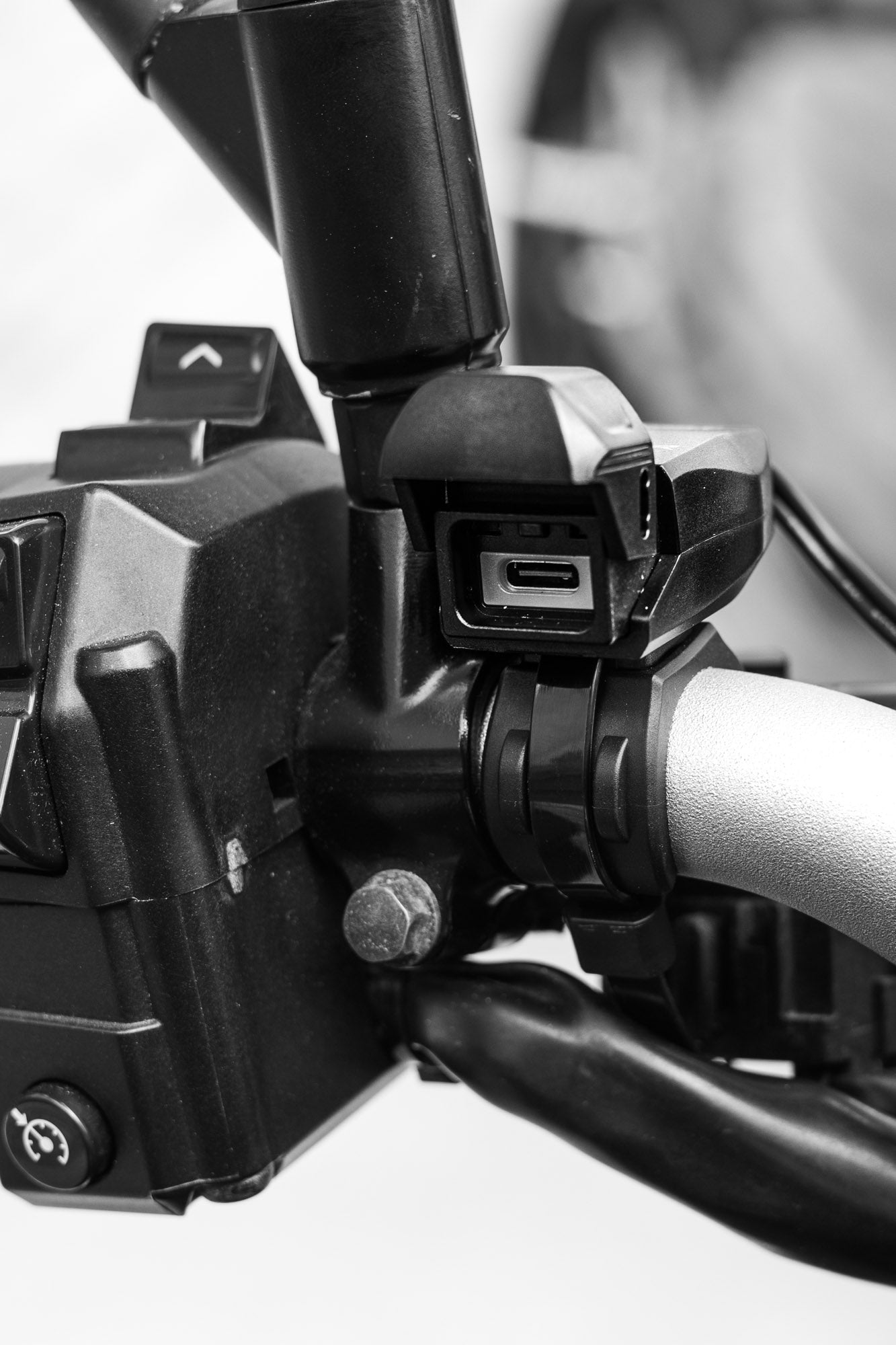 RIDERR USB-C HANDLEBAR CHARGER