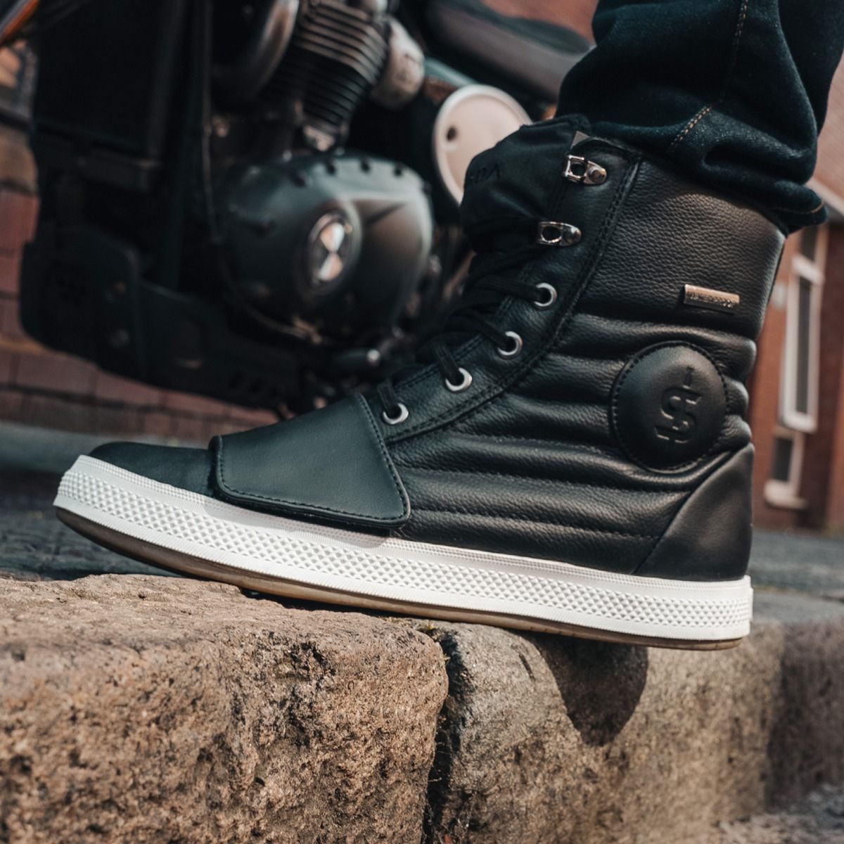 Spada Heat CE Waterproof High Top Trainers - Black / White