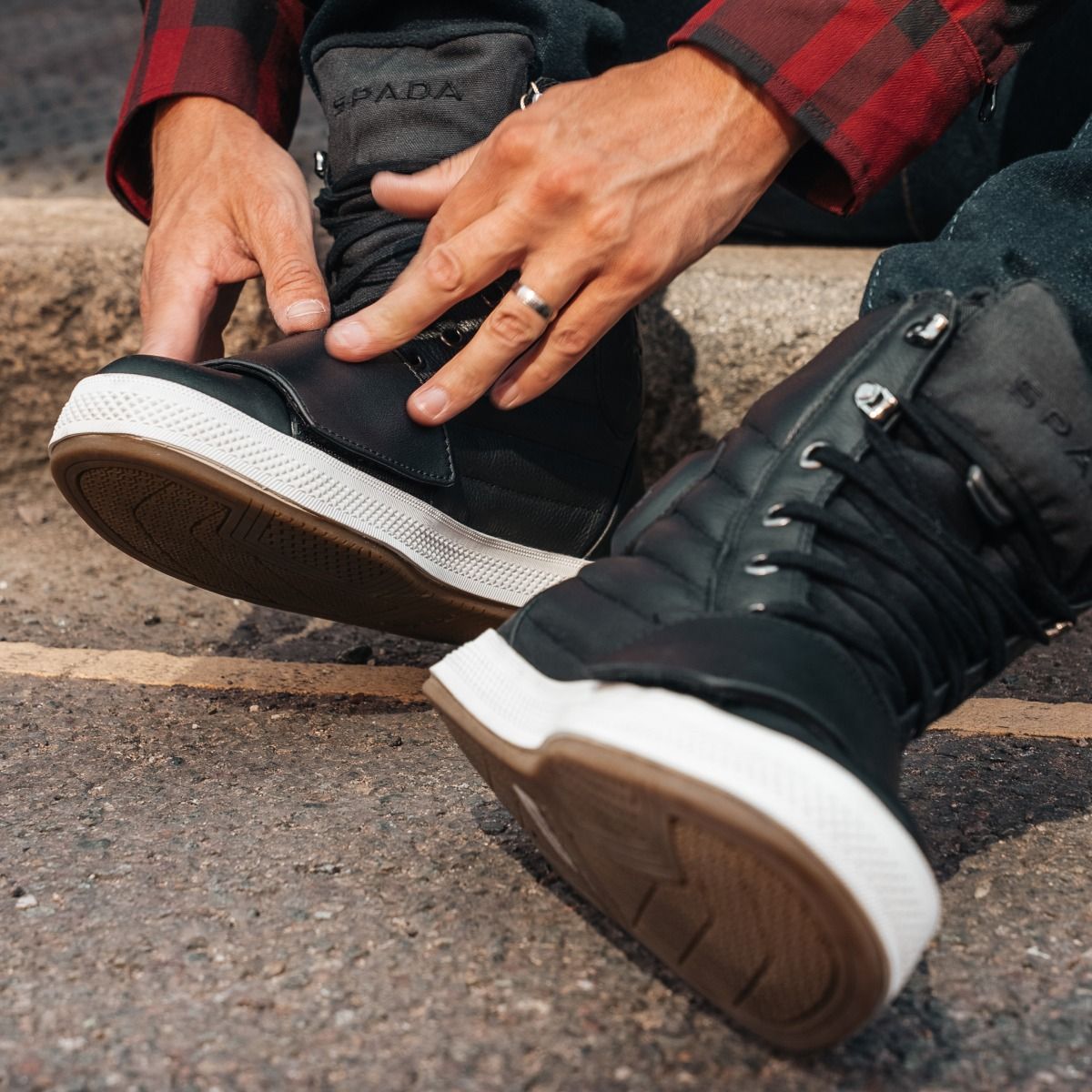 Spada Heat CE Waterproof High Top Trainers - Black / White