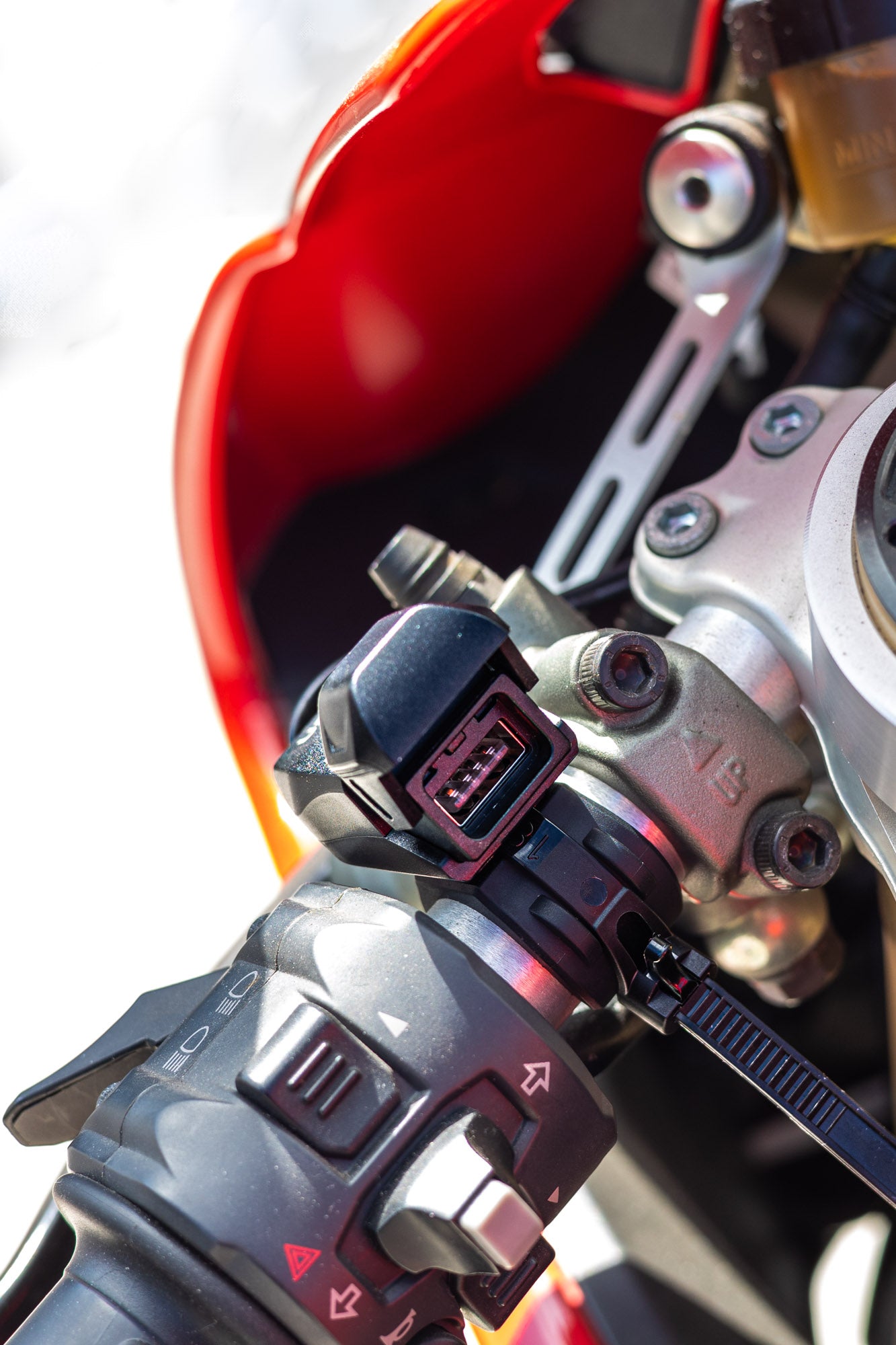 RIDERR USB-A HANDLEBAR CHARGER