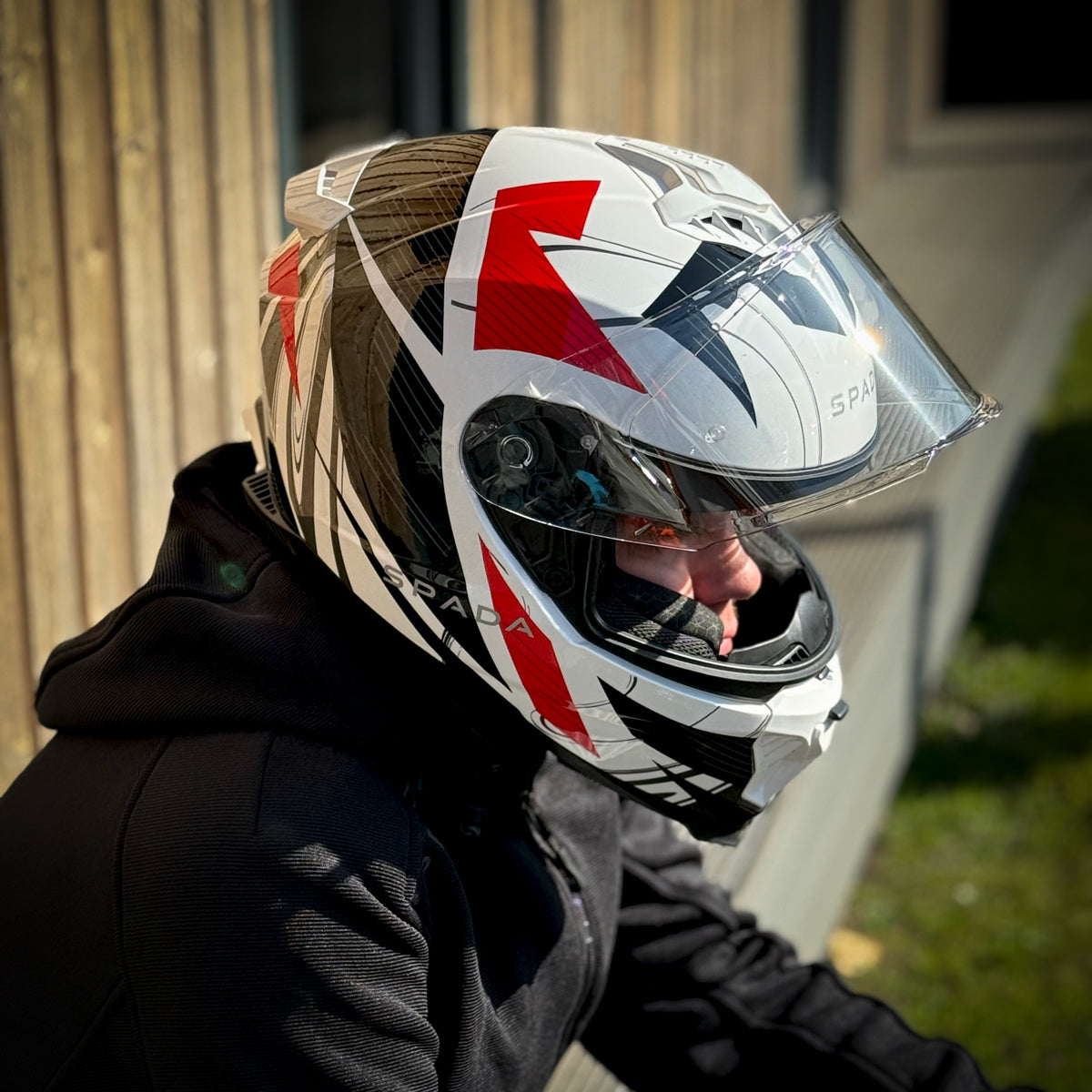 Spada SP18 Strike White / Black / Red Helmet